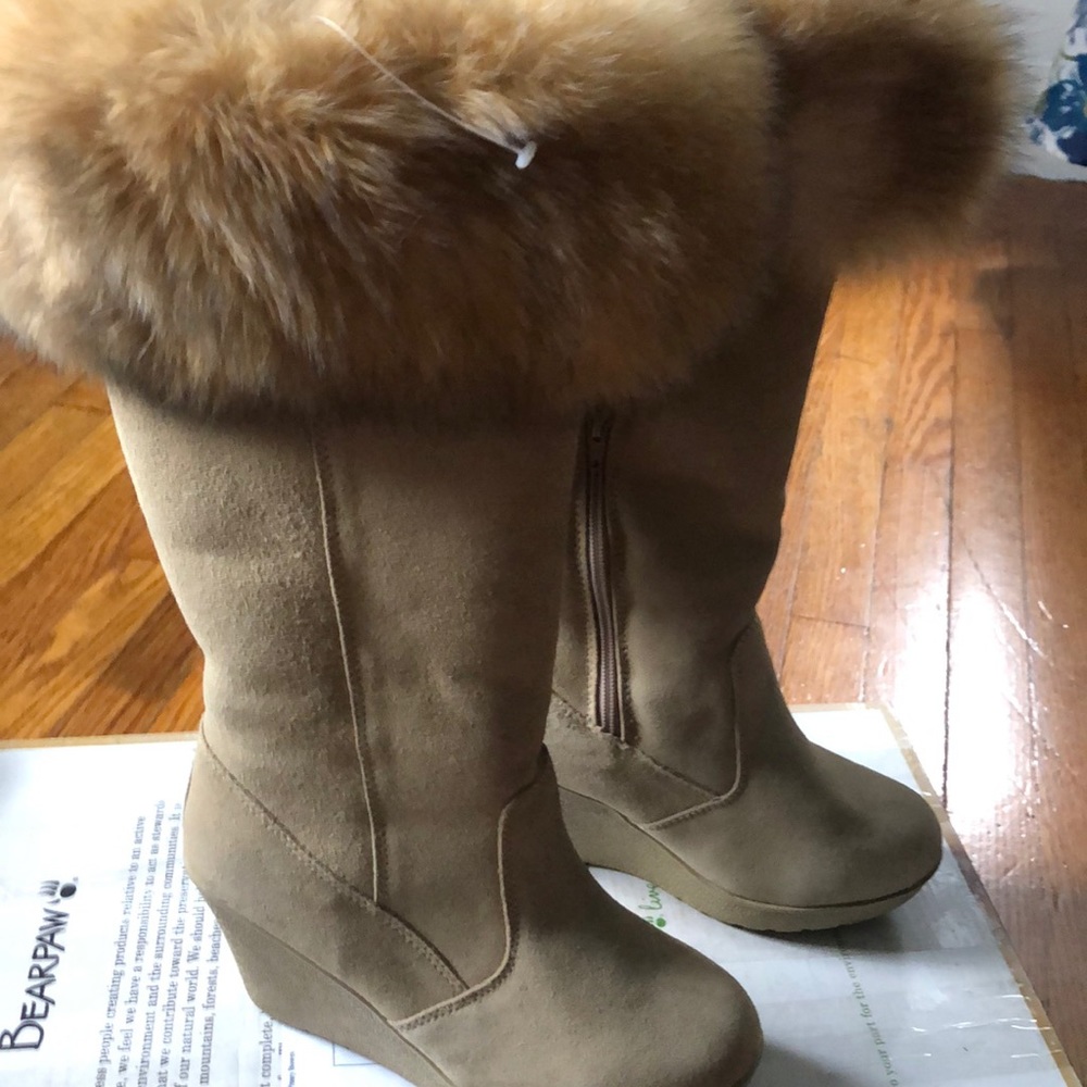 Bear paw  Faux fur trimmed boots